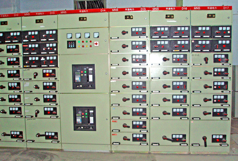 Low voltage switch box